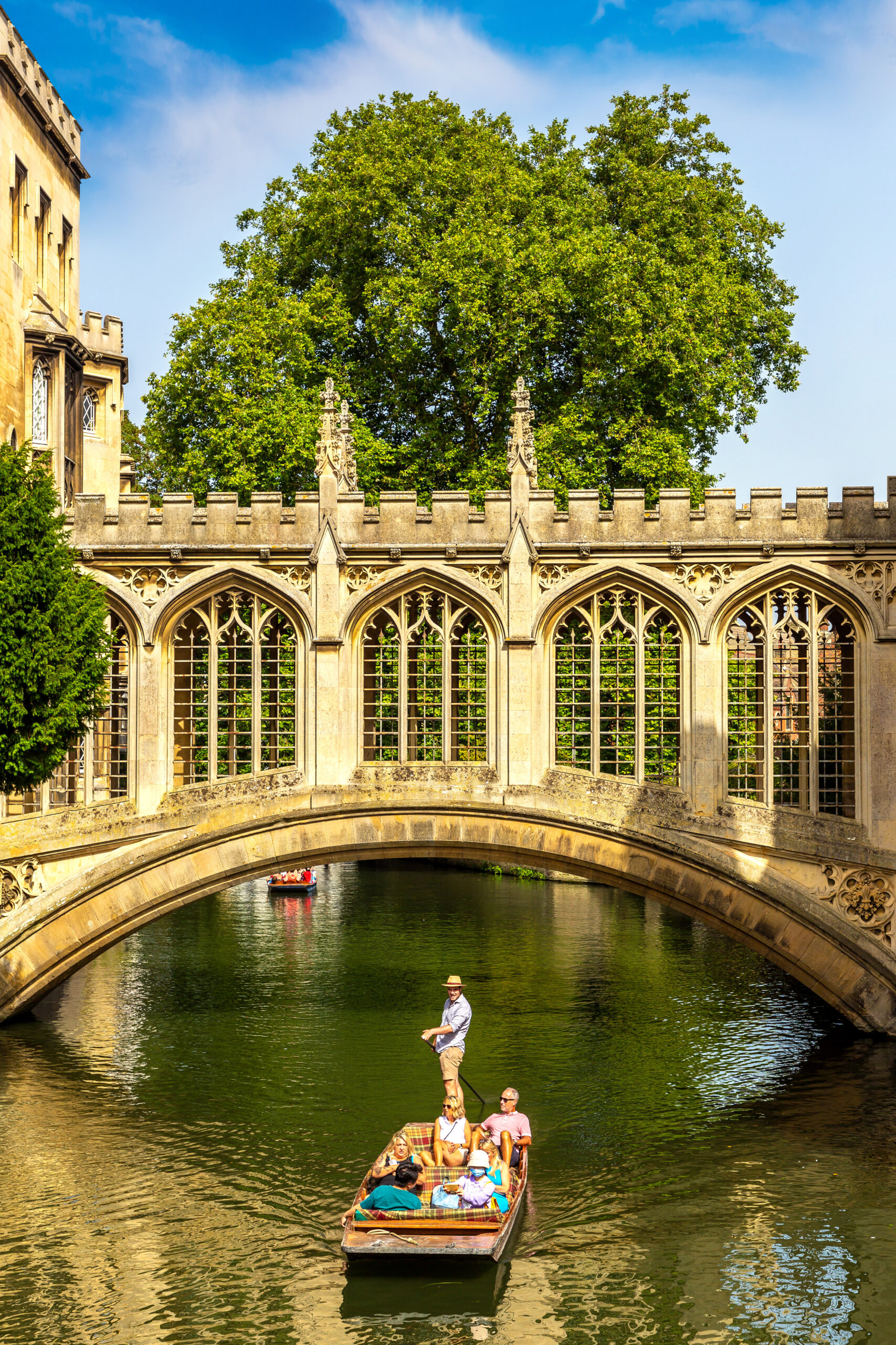 Cambridge punting scene representing the residential academy